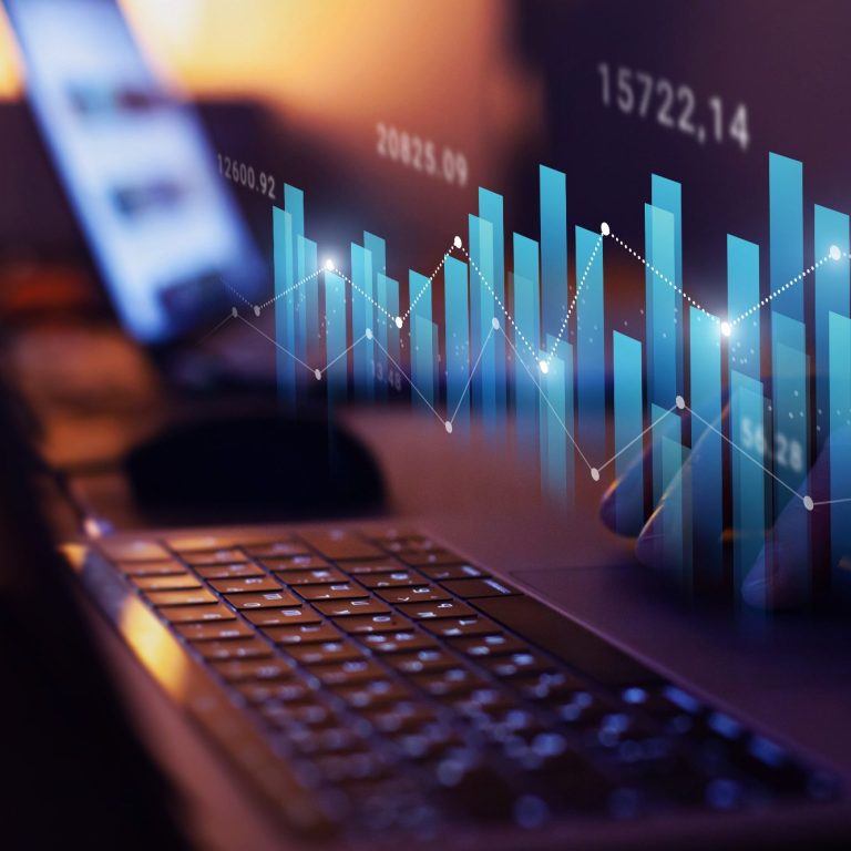 growth in business..., iStock-1795167728 von anyaberkut, Lizenz erworben am 28.01.2026 Growth in Business. Säulendiagramm mit Börsenkursen